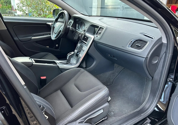 Volvo S60 cena 63000 przebieg: 106500, rok produkcji 2016 z Dobra małe 172